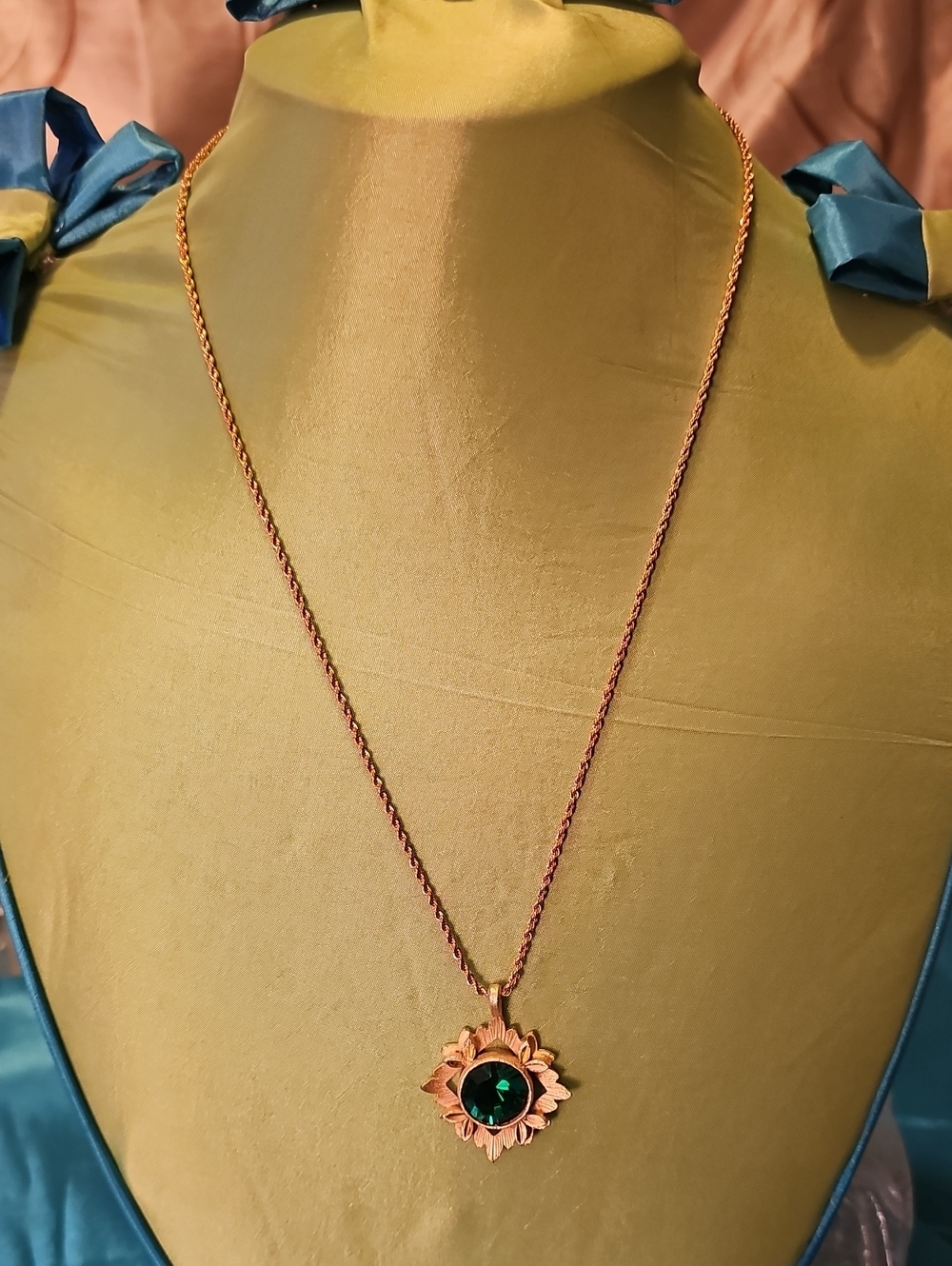 Really Beautiful Vintage Necklace